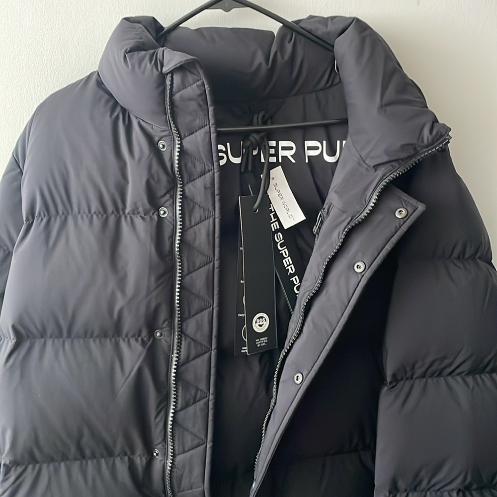 Aritzia Super puff jacket NEW WITH TAGS. No hood - Picture 2 of 2